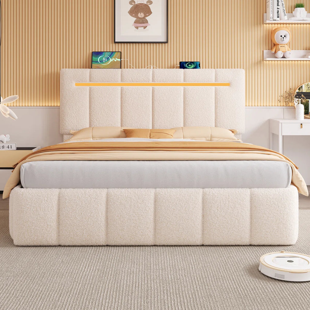 Savoy Bouclé Charge King Bed